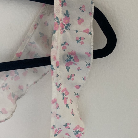 Tiger Mist Ruffle Crop Top - Picture 3 of 3